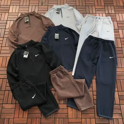 NIKE Sweater