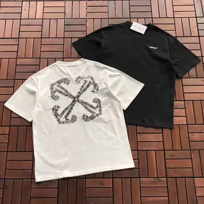 OFF-WHITE T-Shirt