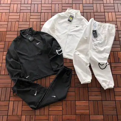 NIKE Sweater