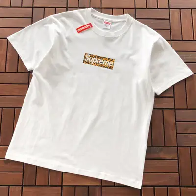 SUPREME T-Shirt