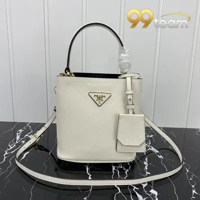 PRADA | Item ID: 08431