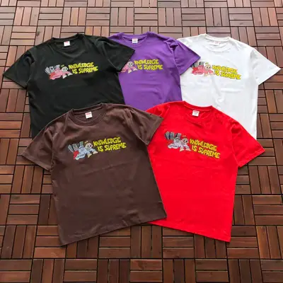SUPREME T-Shirt