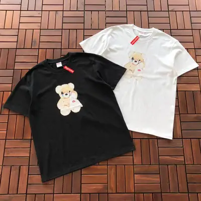 SUPREME T-Shirt