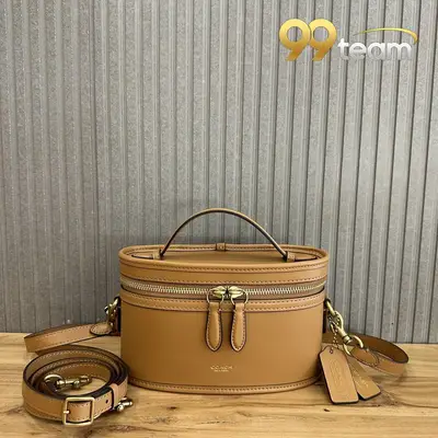 COACH | Item ID: 05037