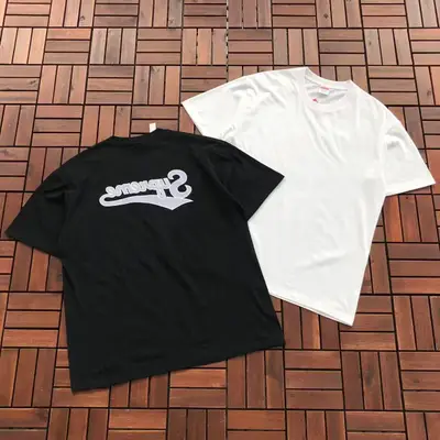 SUPREME T-Shirt