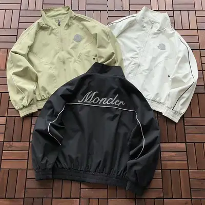 MONCLER Jacke