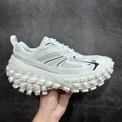 BALENCIAGA