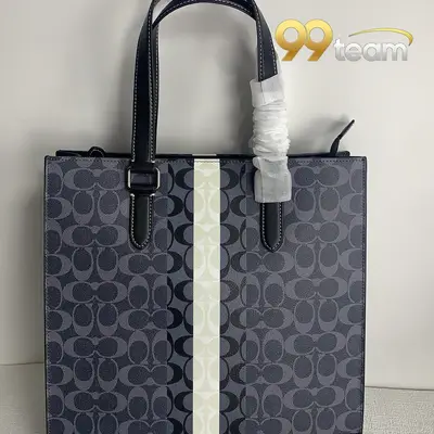 COACH | Item ID: 04771