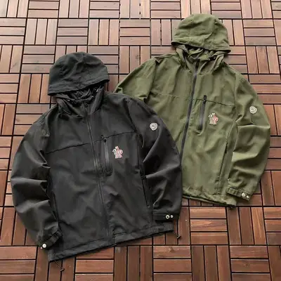MONCLER Jacke