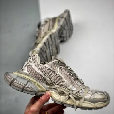 BALENCIAGA