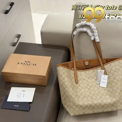 COACH | Item ID: 04480