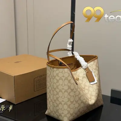 COACH | Item ID: 04478