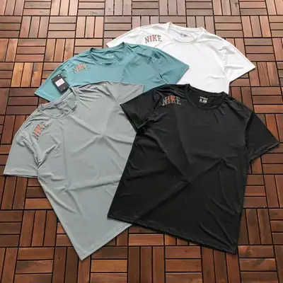 NIKE T-Shirt