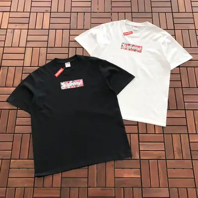 SUPREME T-Shirt
