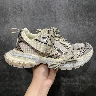 BALENCIAGA