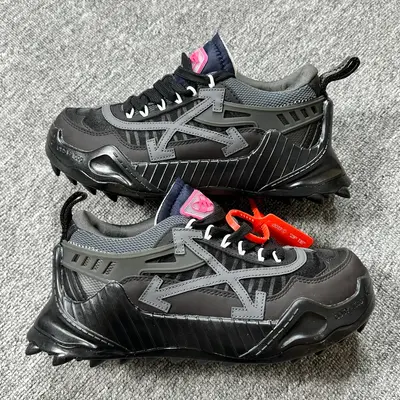 OFF-WHITE