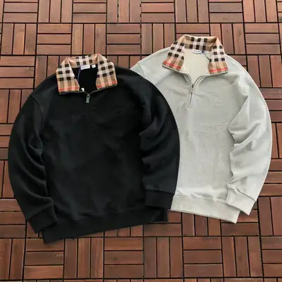 BURBERRY Sweater