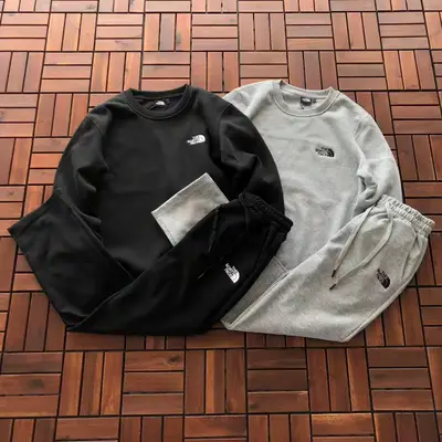 THE NORTH FACE Sweater