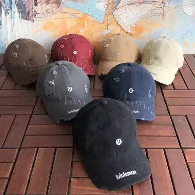 LULULEMON Cap