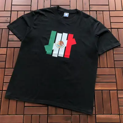 UNDEFEATED T-Shirt
