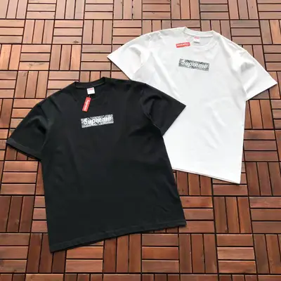 SUPREME T-Shirt
