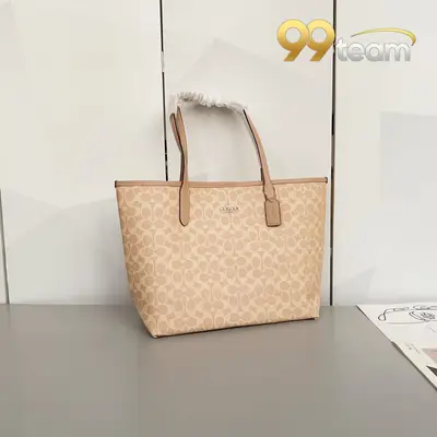 COACH | Item ID: 05115