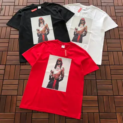 SUPREME T-Shirt