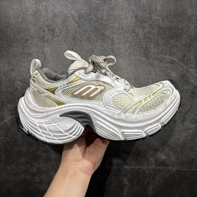 BALENCIAGA