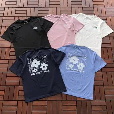 THE NORTH FACE T-Shirt