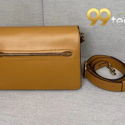 COACH | Item ID: 04812