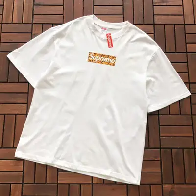 SUPREME T-Shirt