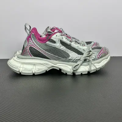 BALENCIAGA Sneaker