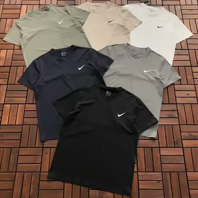 NIKE T-Shirt