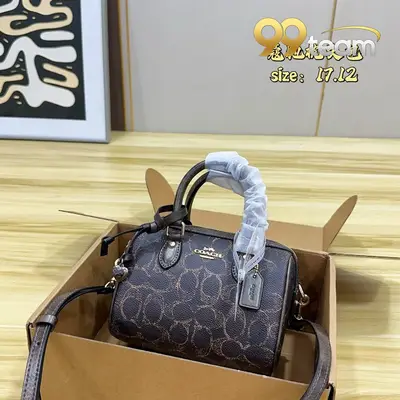 COACH | Item ID: 04325