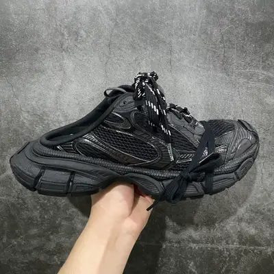 BALENCIAGA