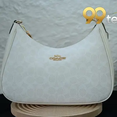 COACH | Item ID: 05084