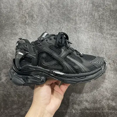 BALENCIAGA