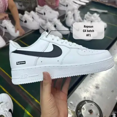 NIKE