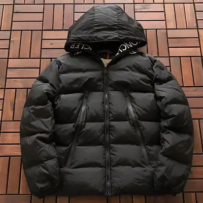 MONCLER Jacke