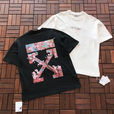 OFF-WHITE T-Shirt