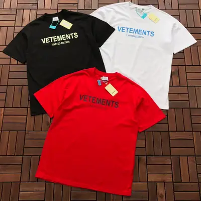 VETEMENTS T-Shirt