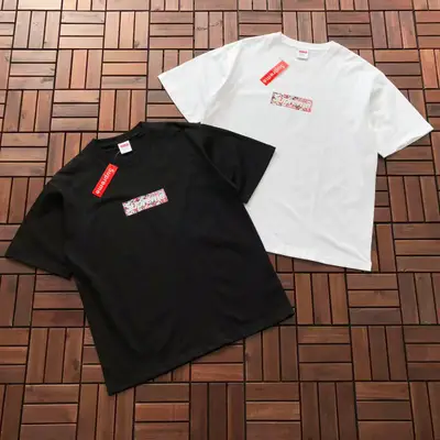 SUPREME T-Shirt