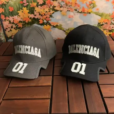 BALENCIAGA Cap