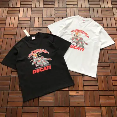 SUPREME T-Shirt
