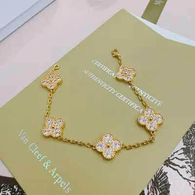 VAN CLEEF & ARPELS Schmuck