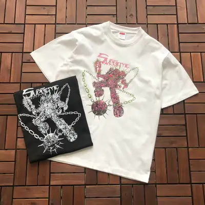 SUPREME T-Shirt