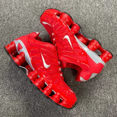 NIKE
