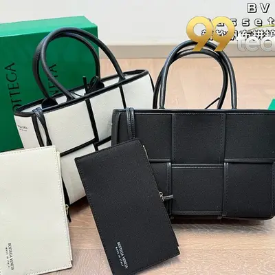 BOTTEGA VENETTA | Item ID: 20777