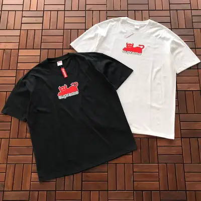 SUPREME T-Shirt