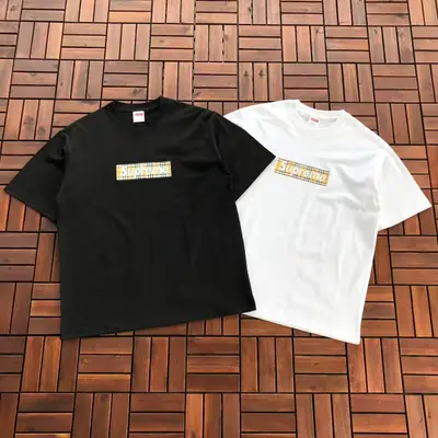 SUPREME T-Shirt